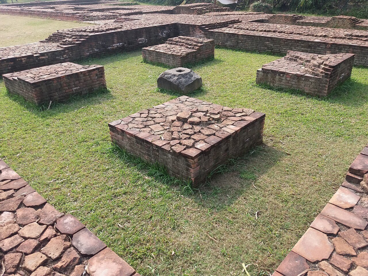 বালাসুরের বিক্রমপুর জাদুঘর: এলাকাবাসীর উদ্যোগে গড়া অতীতের ঠিকানা